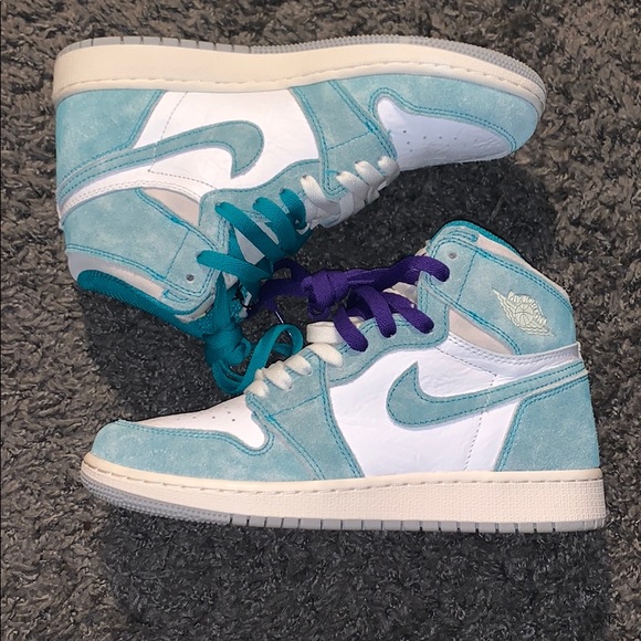 Shoes - Air Jordan 1